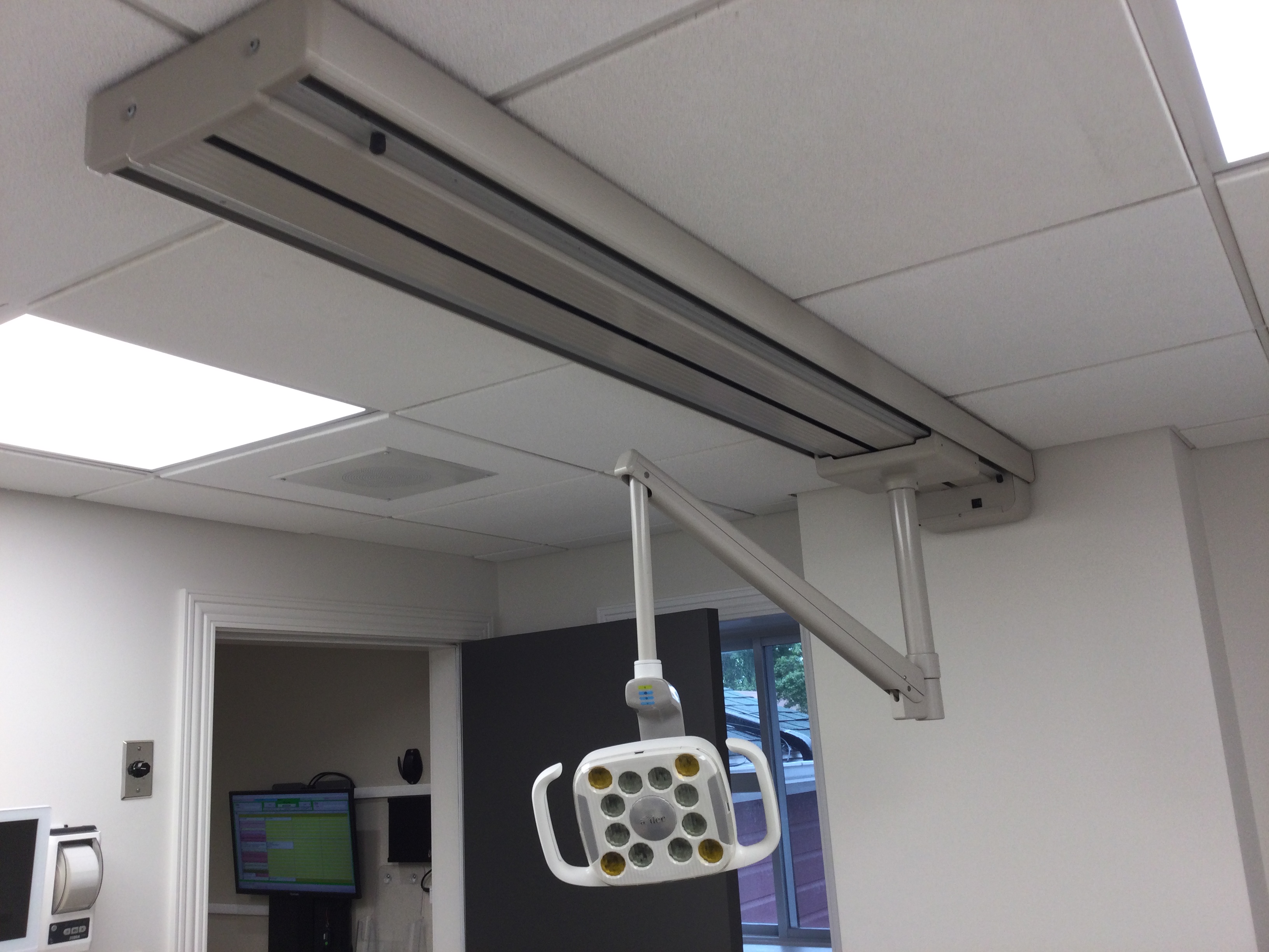 Lampe sur rail LED A-dec à vendre